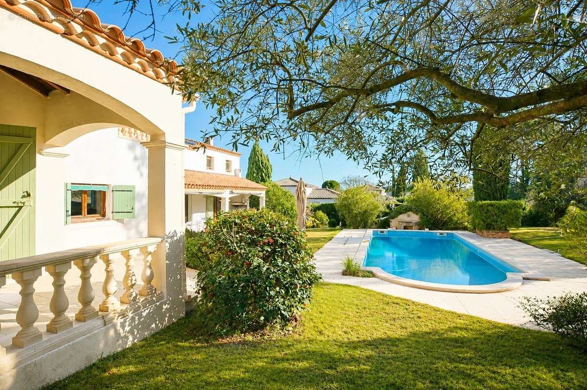 Exclusivité – Maison T7 de 217 m² avec double garage sur 1 794 m² à Combaillaux, à 5 minutes de Saint-Gély-du-Fesc - photo 3