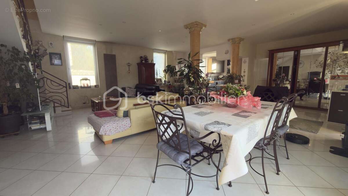 Maison à SAINT-QUENTIN