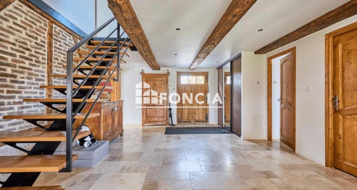 Maison à EQUEMAUVILLE