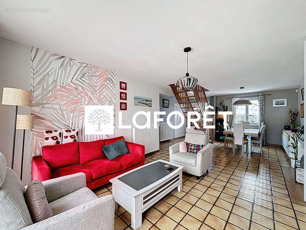 Maison à MOISSY-CRAMAYEL