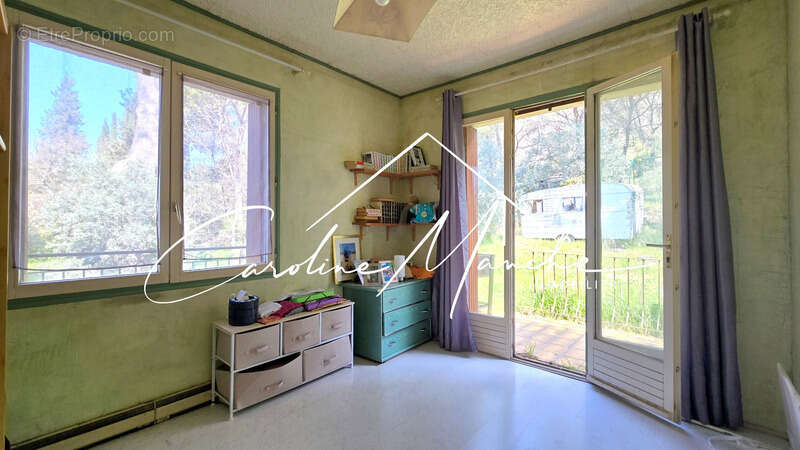 Maison à VENTABREN