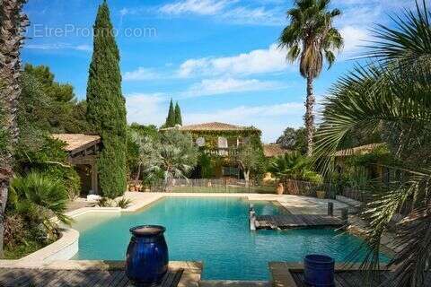 Maison à BORMES-LES-MIMOSAS