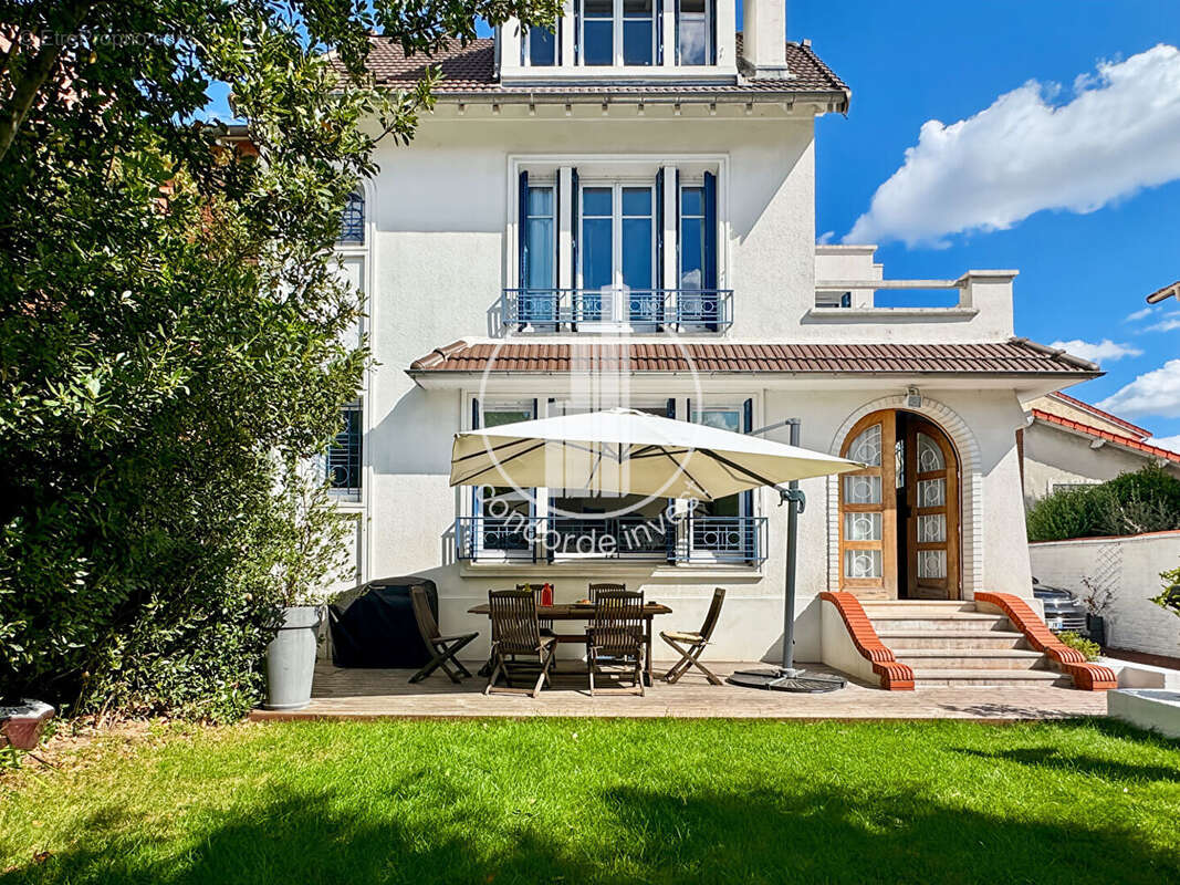 Maison à ASNIERES-SUR-SEINE