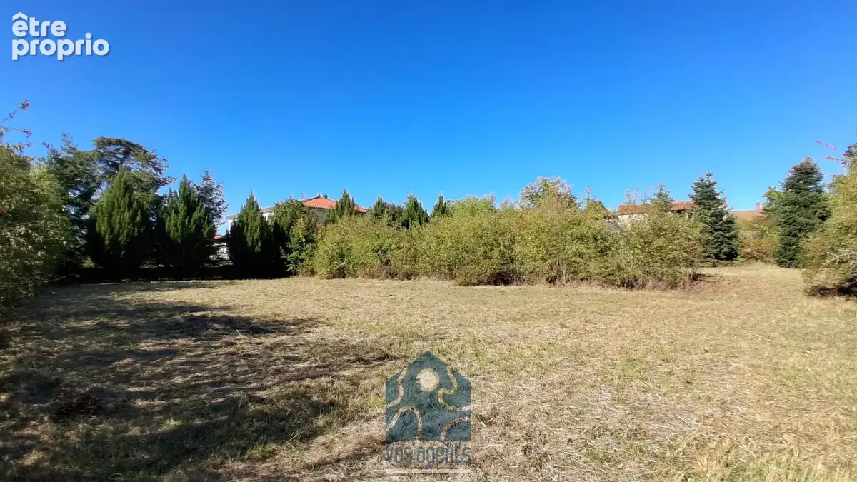 Terrain constructible de 3192m2 - photo 5