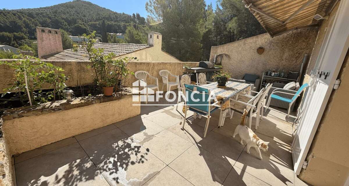 T2 avec terrasse de 28m2 à La Madrague, Saint-Cyr-sur-Mer - photo 7