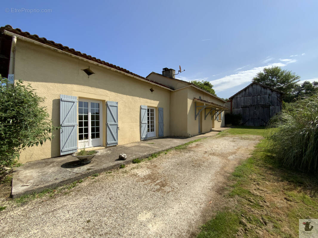 Maison à LIORAC-SUR-LOUYRE