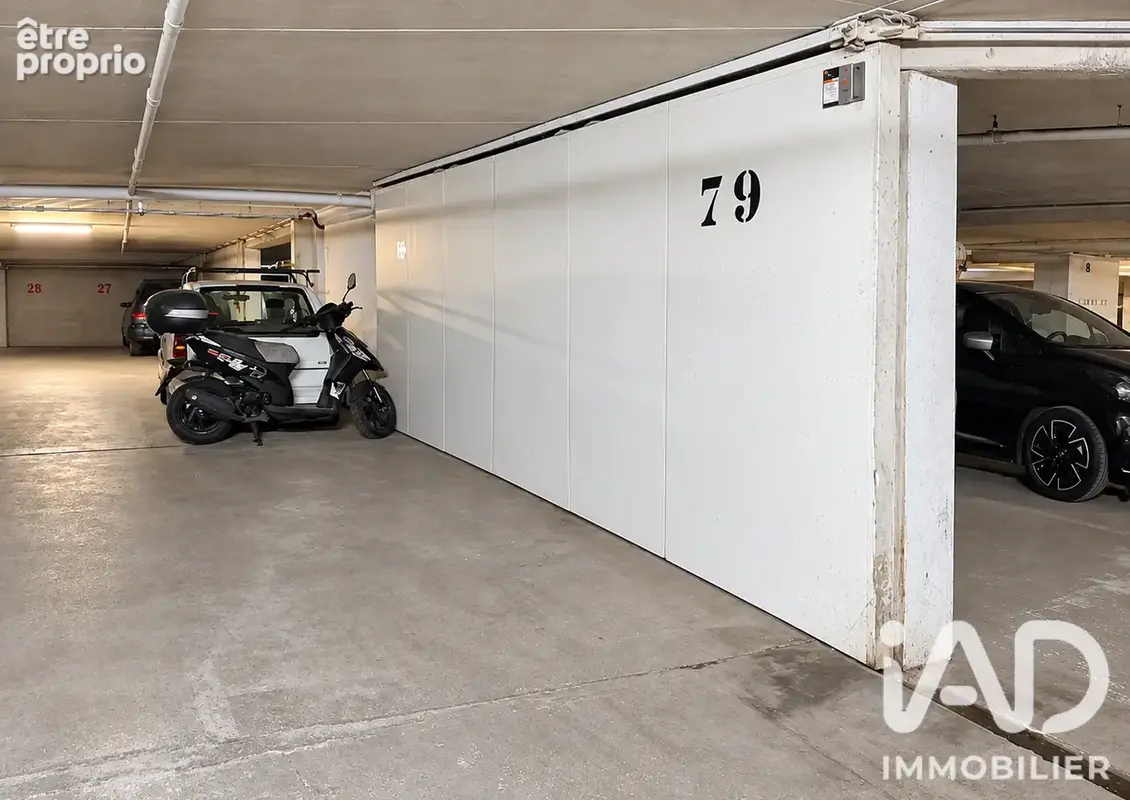 Photo 1 - Parking à PARIS-12E