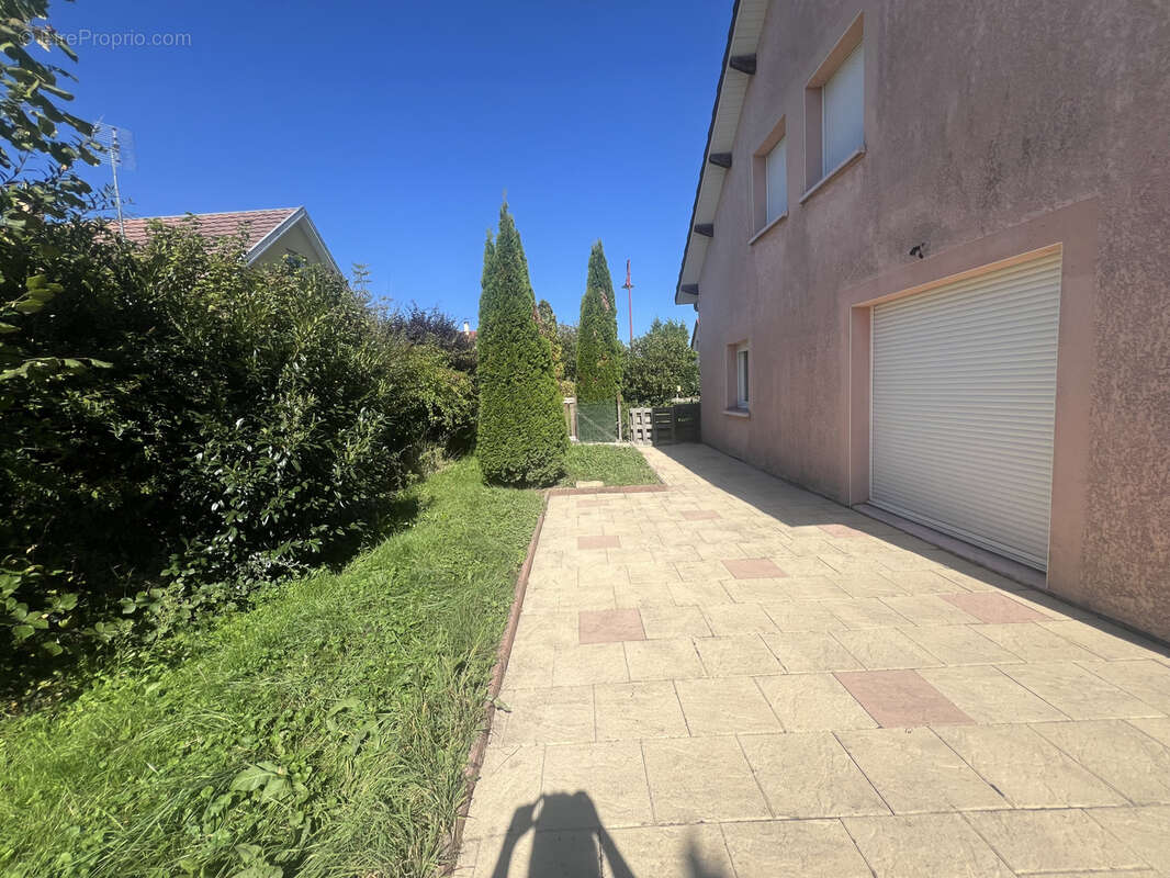 Maison à AMBLANS-ET-VELOTTE