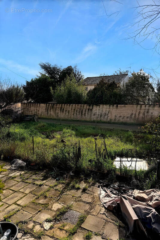 Terrain à LE CAILAR