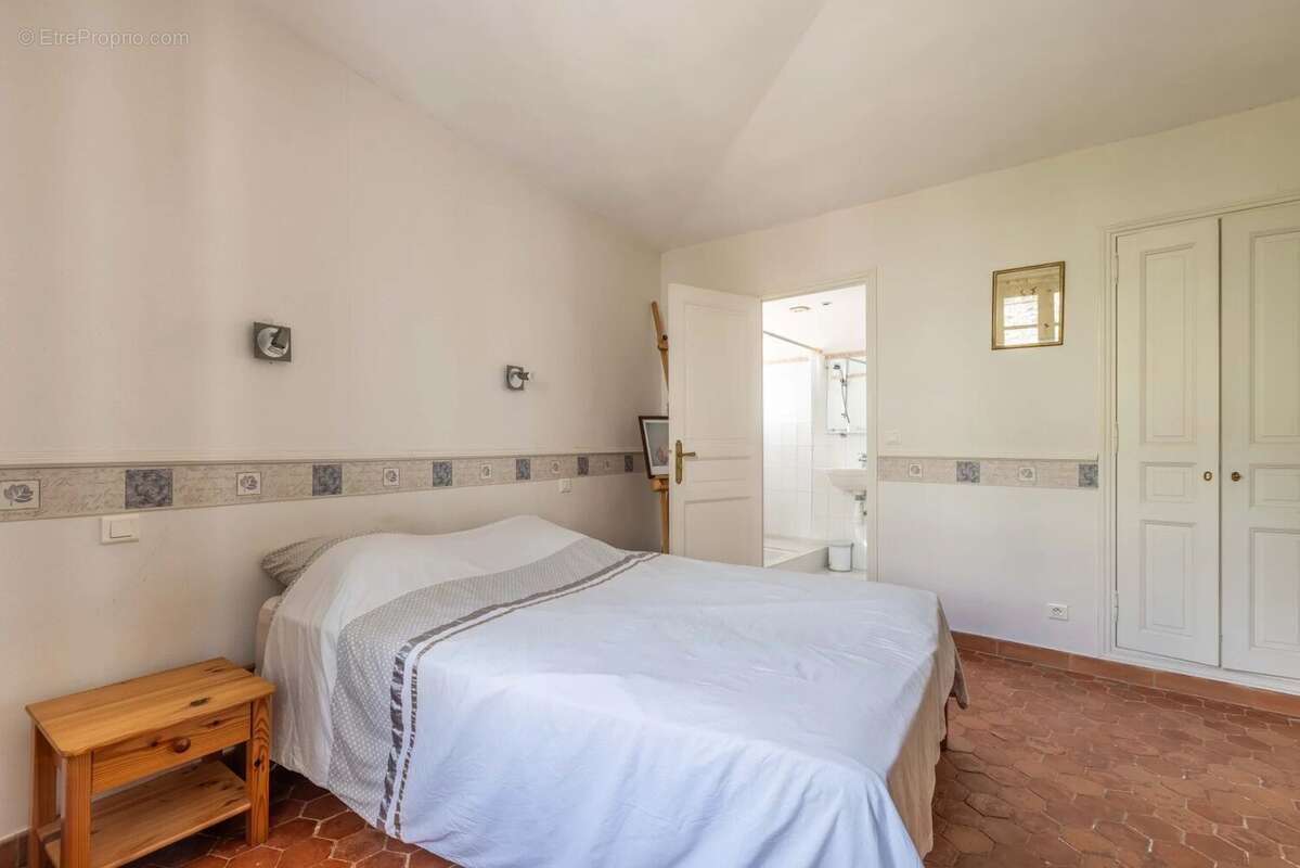 Maison de caractère 8P/ 354 m² – Vue panoramique / 6 suites / appartement 2P indépendant / terrain 1041 m² / 25 min de Nice - photo 28