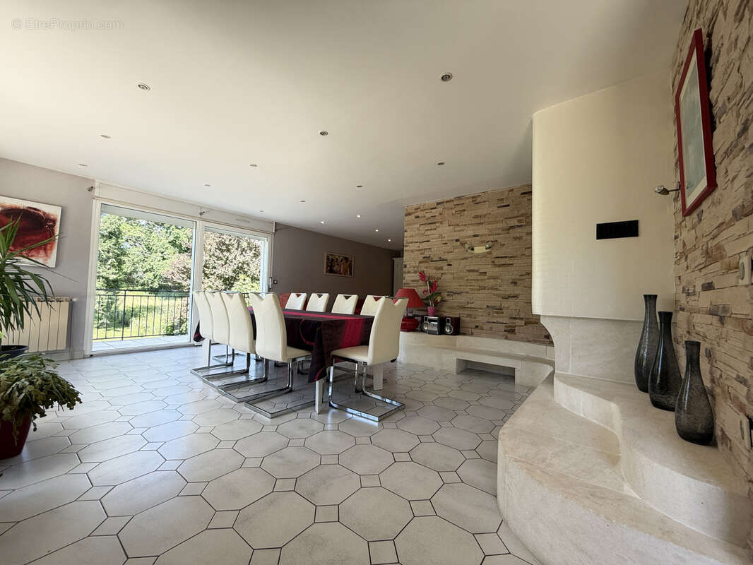 Maison familiale avec piscine   Péronnas - photo 6