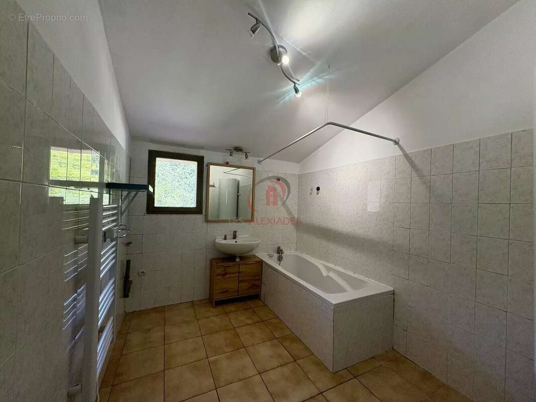 Appartement à SIGNES