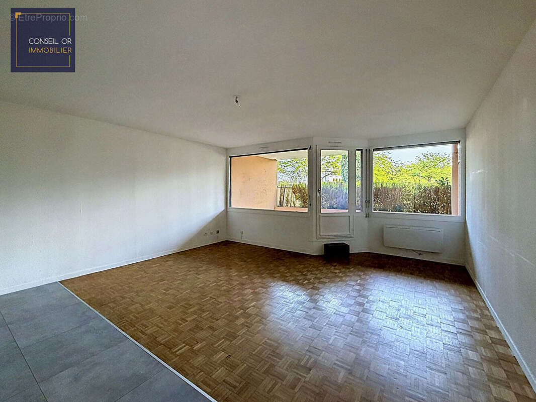 Appartement à SAINT-GENIS-LAVAL