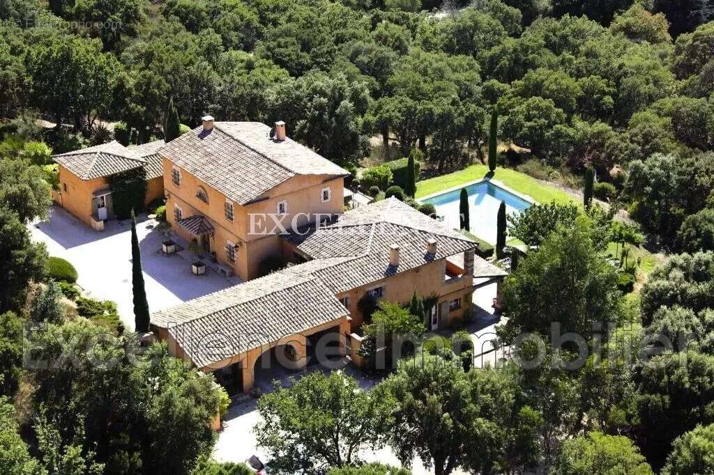 Maison à PLAN-DE-LA-TOUR