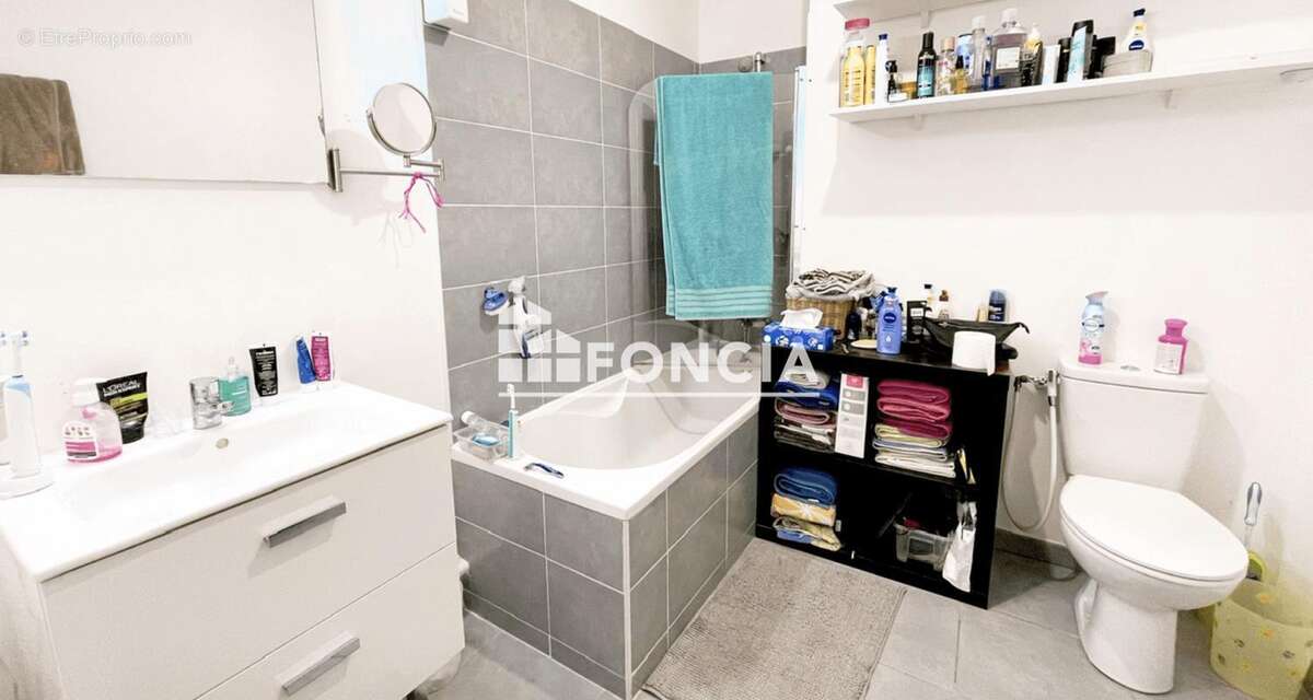 Appartement à SAINT-JEAN-DE-VEDAS