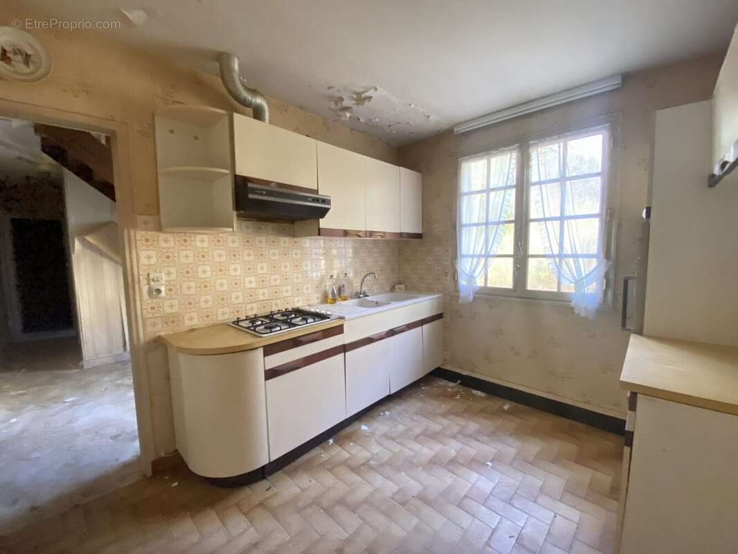 Maison à MARCILLY-EN-VILLETTE