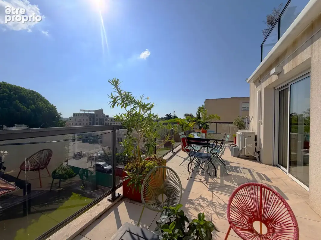 Appartement à SAINT-LAURENT-DU-VAR