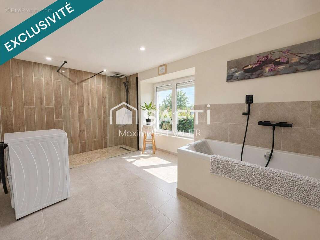 Maison 165 m² à Saint-Chartier  - photo 4