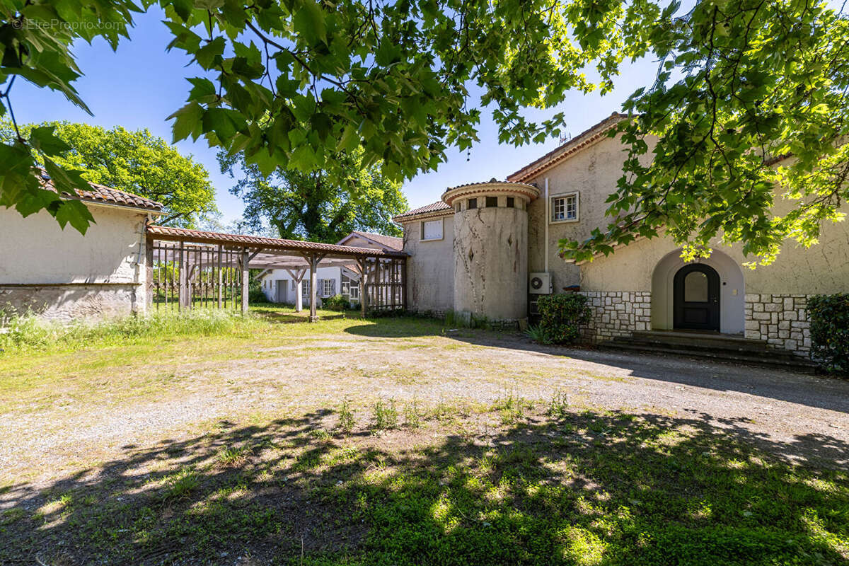 Maison à SARBAZAN