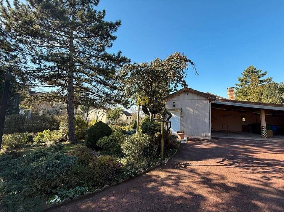 Terrain à LA FRETTE-SUR-SEINE