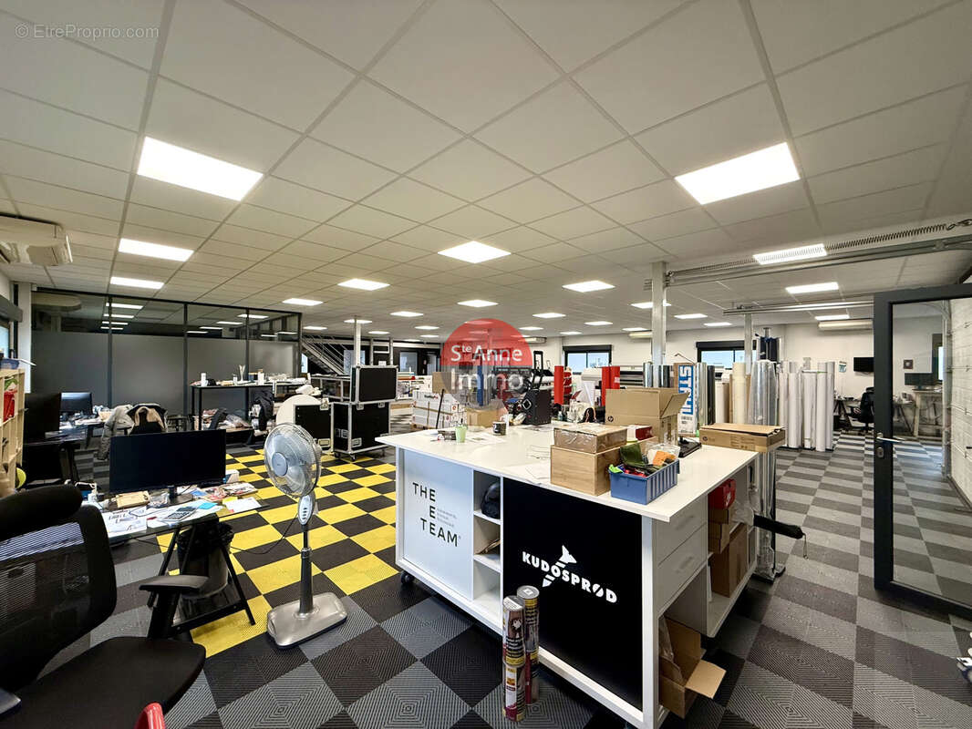 Cambronne-lès-ribecourt - 1 131m2 - entrepot - local professionnel - bureaux - photo 8