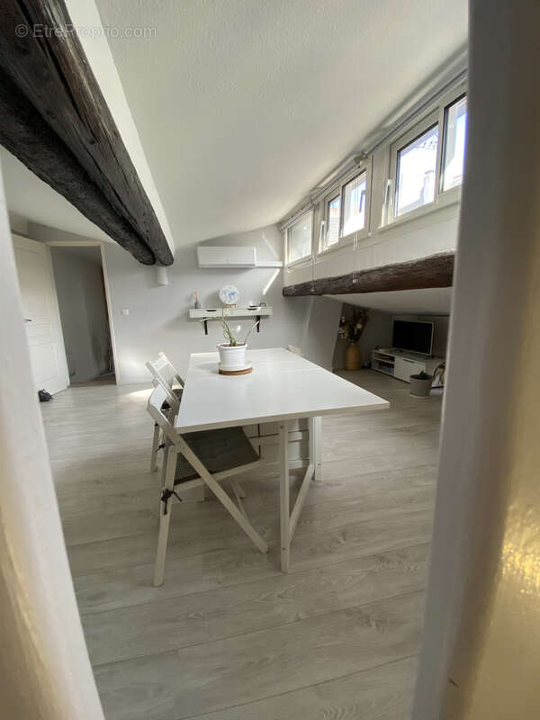 Appartement à MEZE