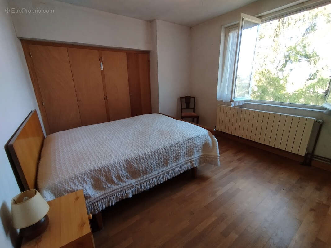 Maison à IS-EN-BASSIGNY