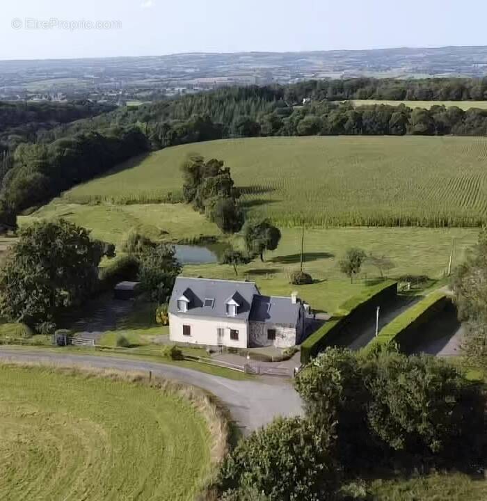 Maison à LA CHAPELLE-UREE