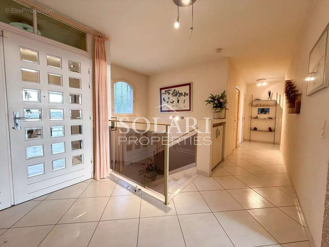 Maison à MANDELIEU-LA-NAPOULE