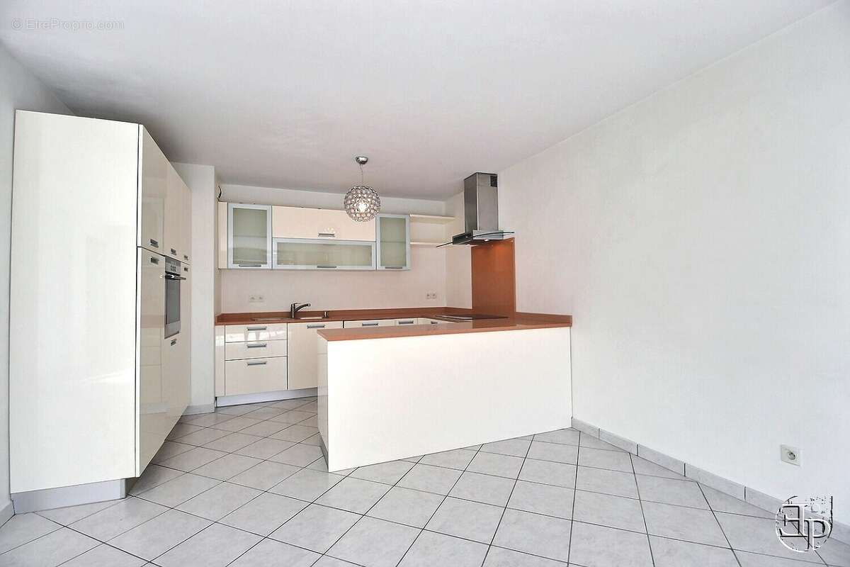 Appartement 88 m² à Saint-Julien-En-Genevois  - photo 4