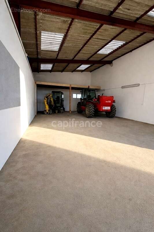 Parking à NOTRE-DAME-DE-MONTS