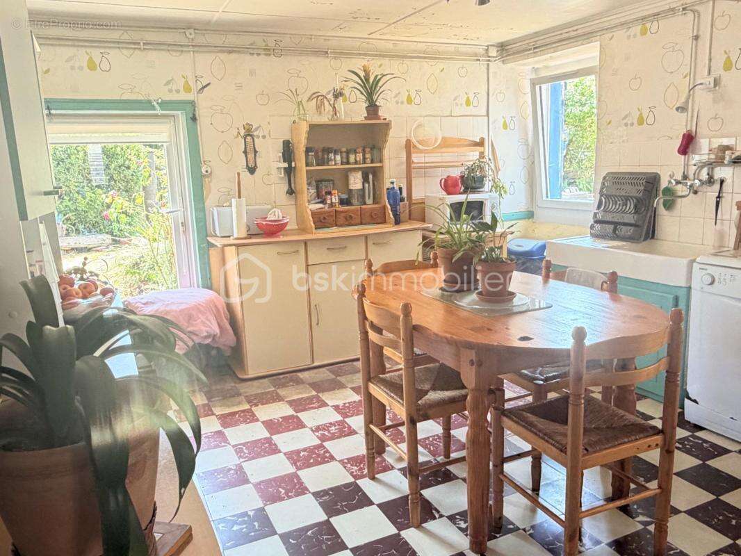 Maison mitoyenne de caractère avec un beau terrain et un garage - photo 10