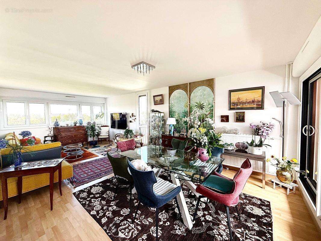 Appartement à MONT-SAINT-AIGNAN