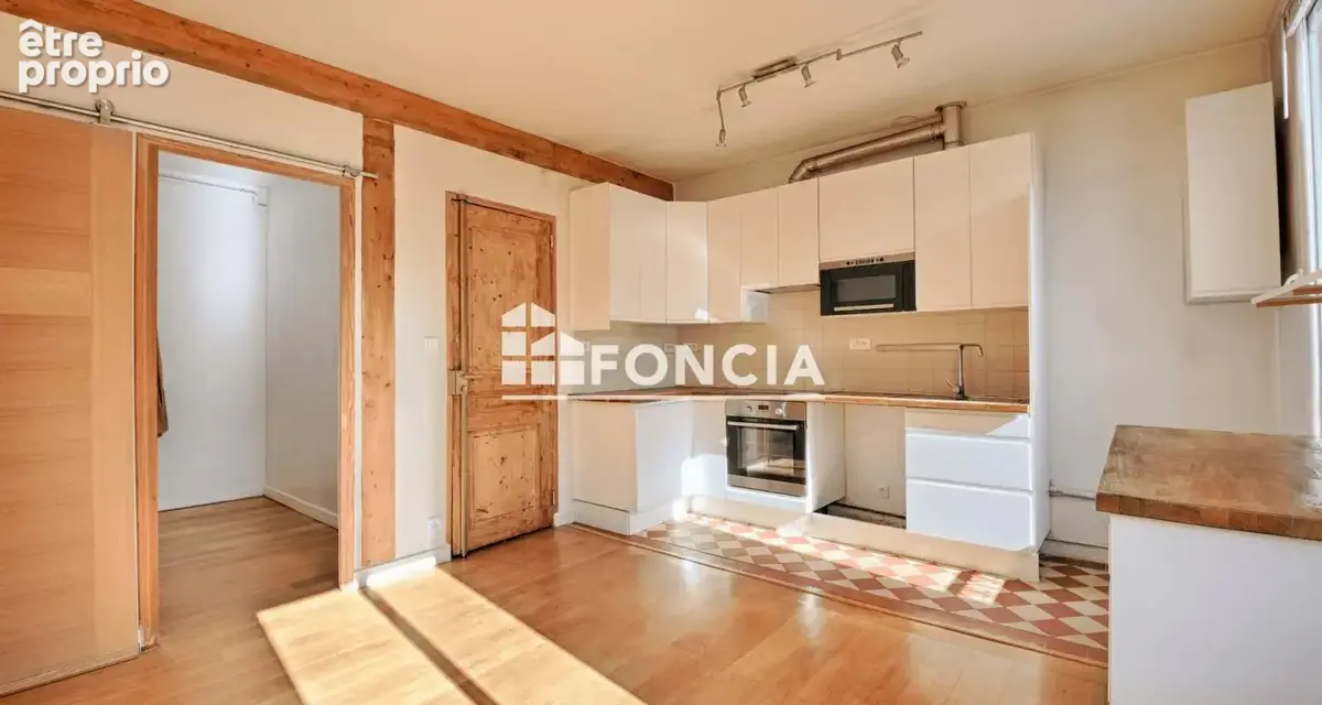 Village didot: 3 pieces de 46m2 au dernier etage - photo 3
