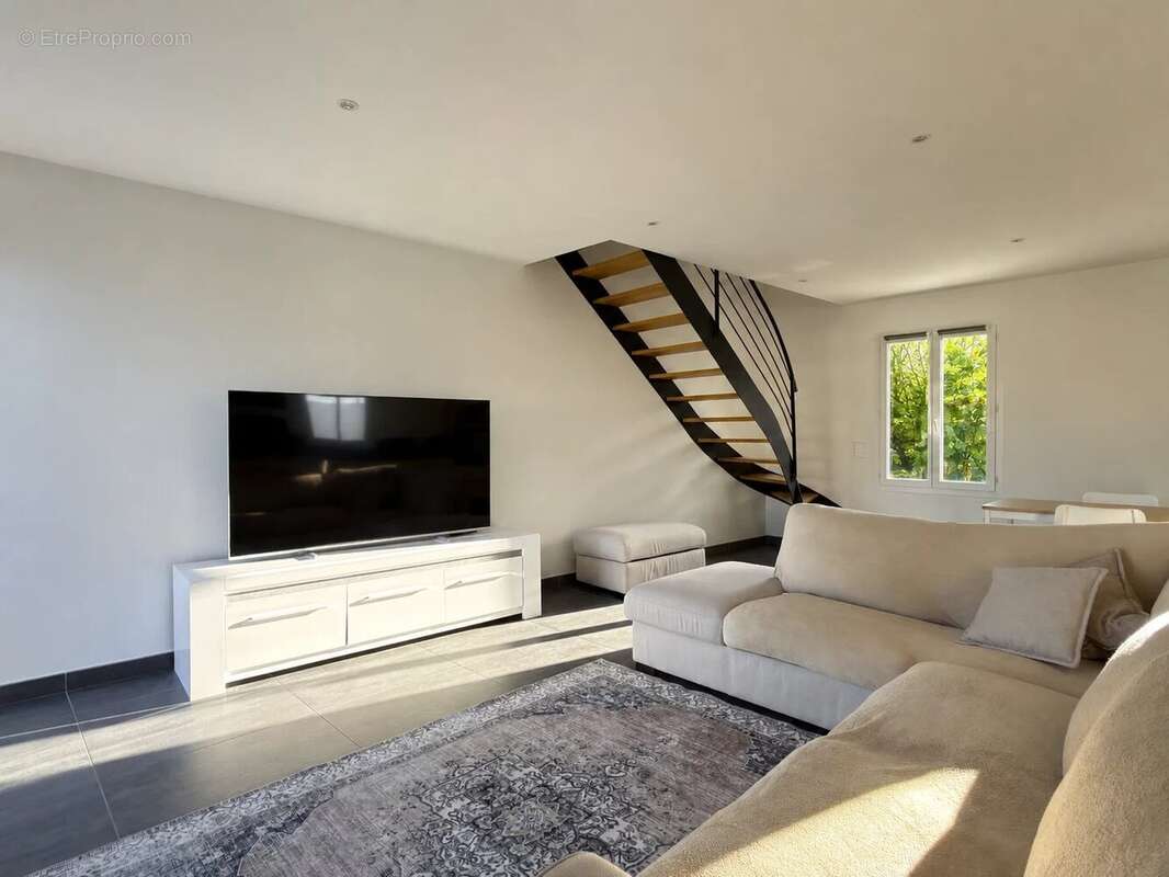 Maison moderne avec terrasse et garage traversant aux portes de La Rochelle - photo 6