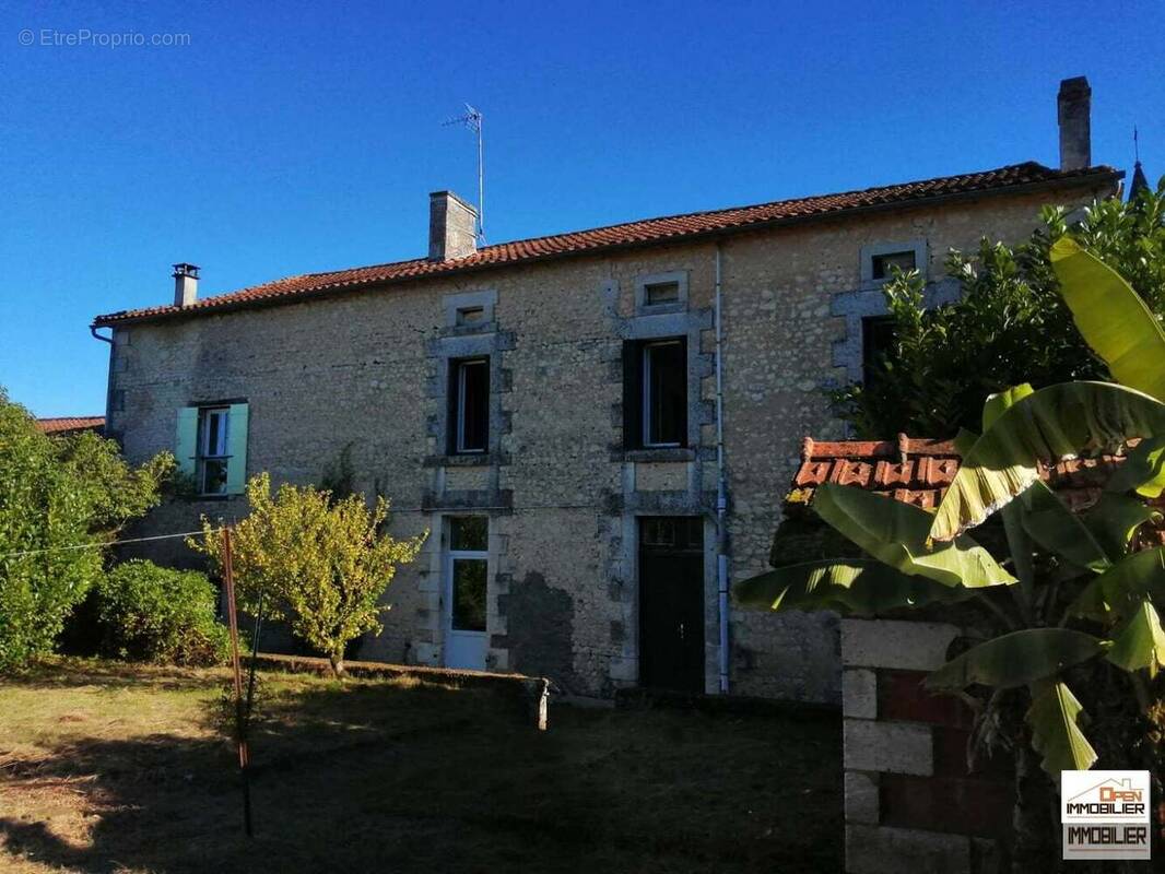Maison à PALLUAUD