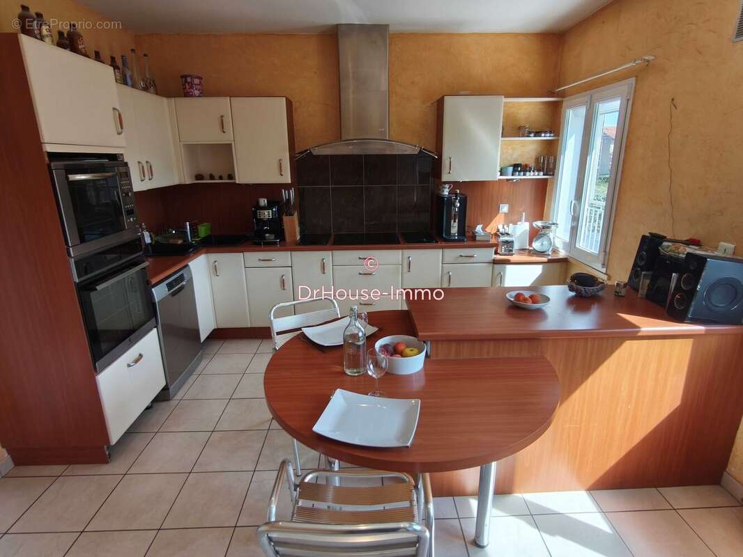 Maison 175 m² à Les Martres-De-Veyre  - photo 11