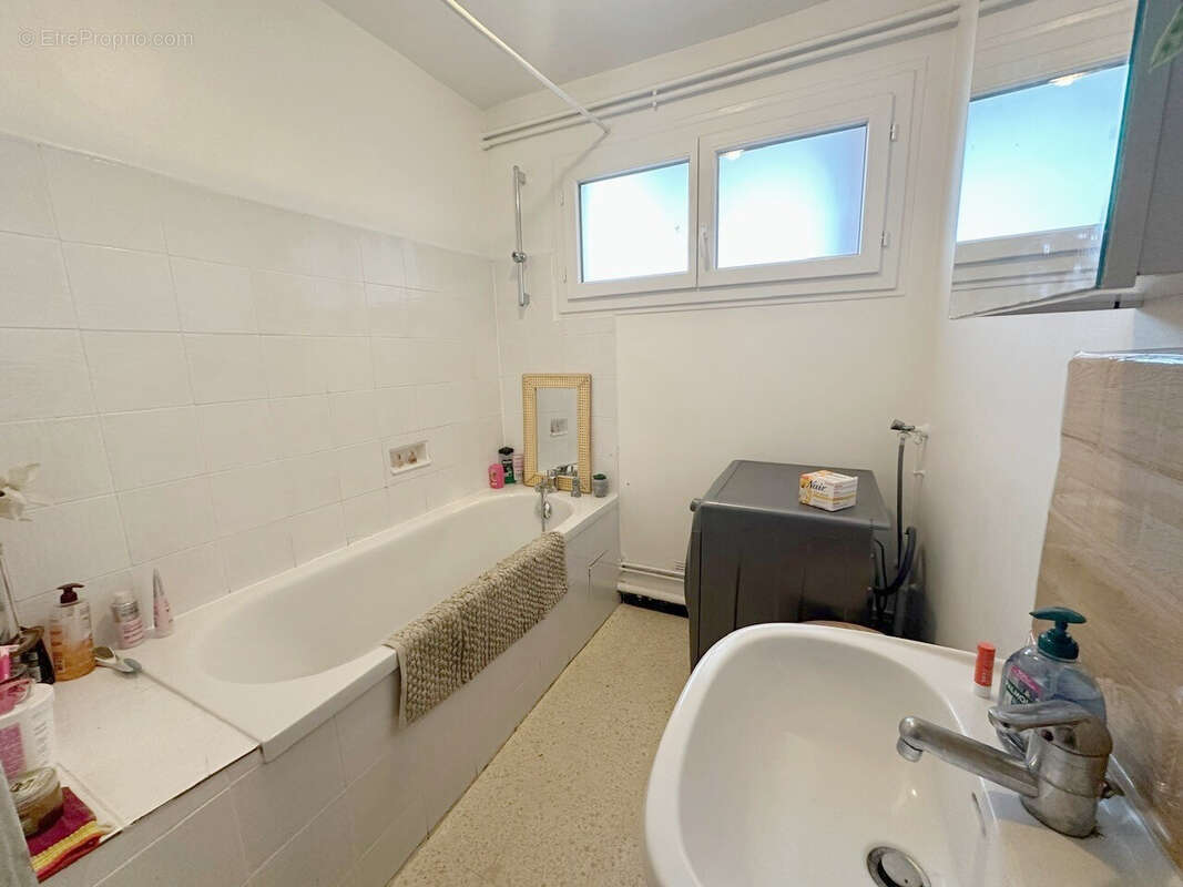 Appartement à LATTES