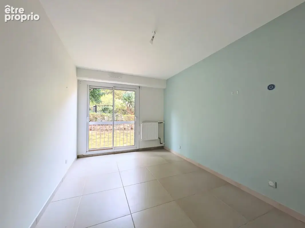 Le Plessis-Robinson, T4 de 96,05 m² en rez-de-jardin avec terrasse et jardin privatif - photo 9
