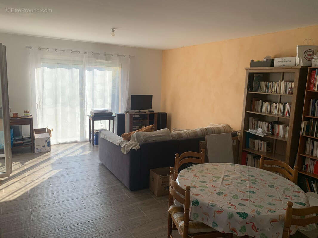 Maison à MONTOULIEU