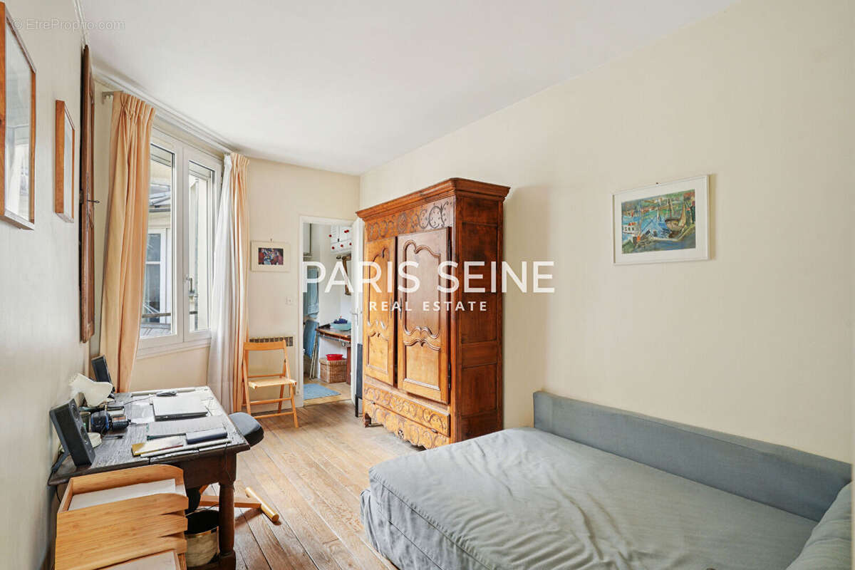 Paris seine - place du marche saint-honore - photo 8