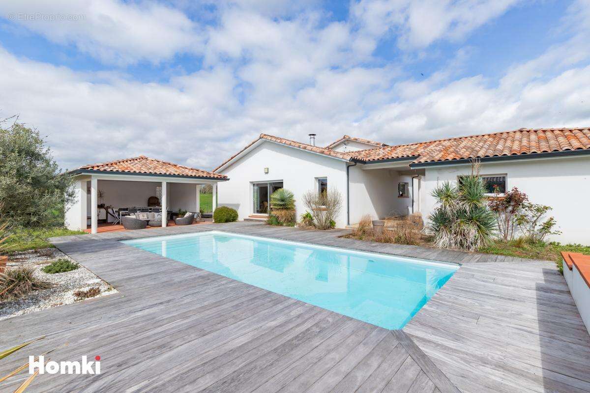 Maison à PECHBONNIEU
