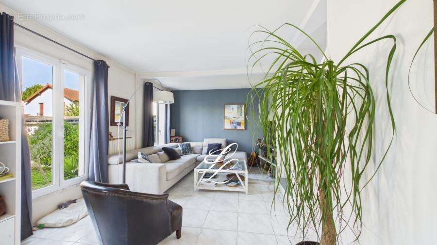 Maison à NEUILLY-PLAISANCE