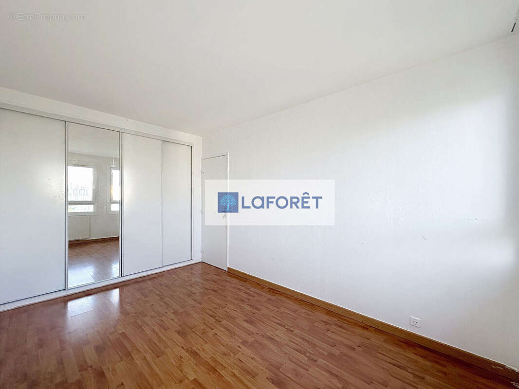 Appartement à SARTROUVILLE