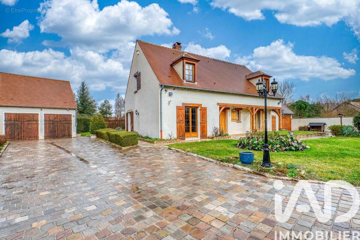 Photo 2 - Maison à GERMIGNY-L'EVEQUE