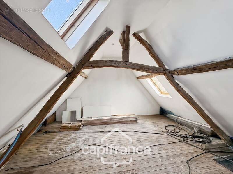 Maison à L'ABERGEMENT-SAINTE-COLOMBE