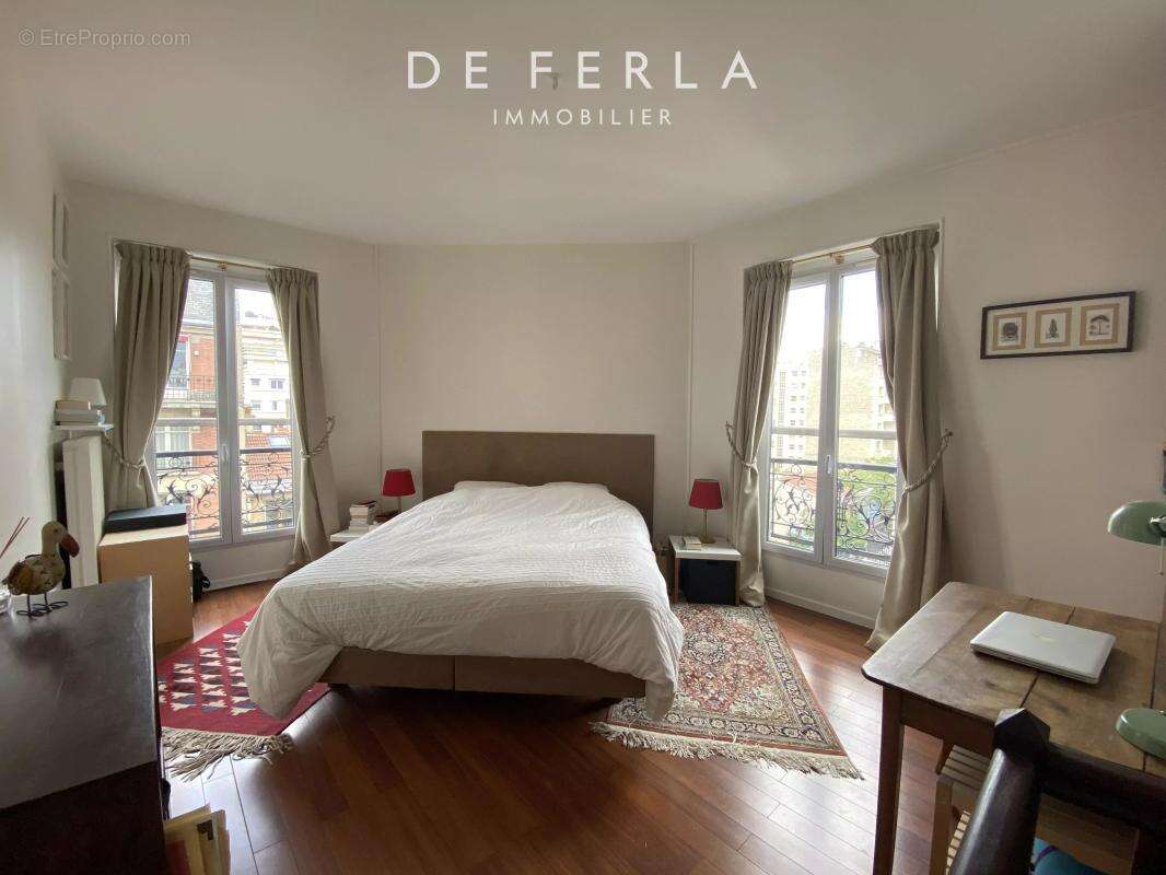Appartement à PARIS-14E