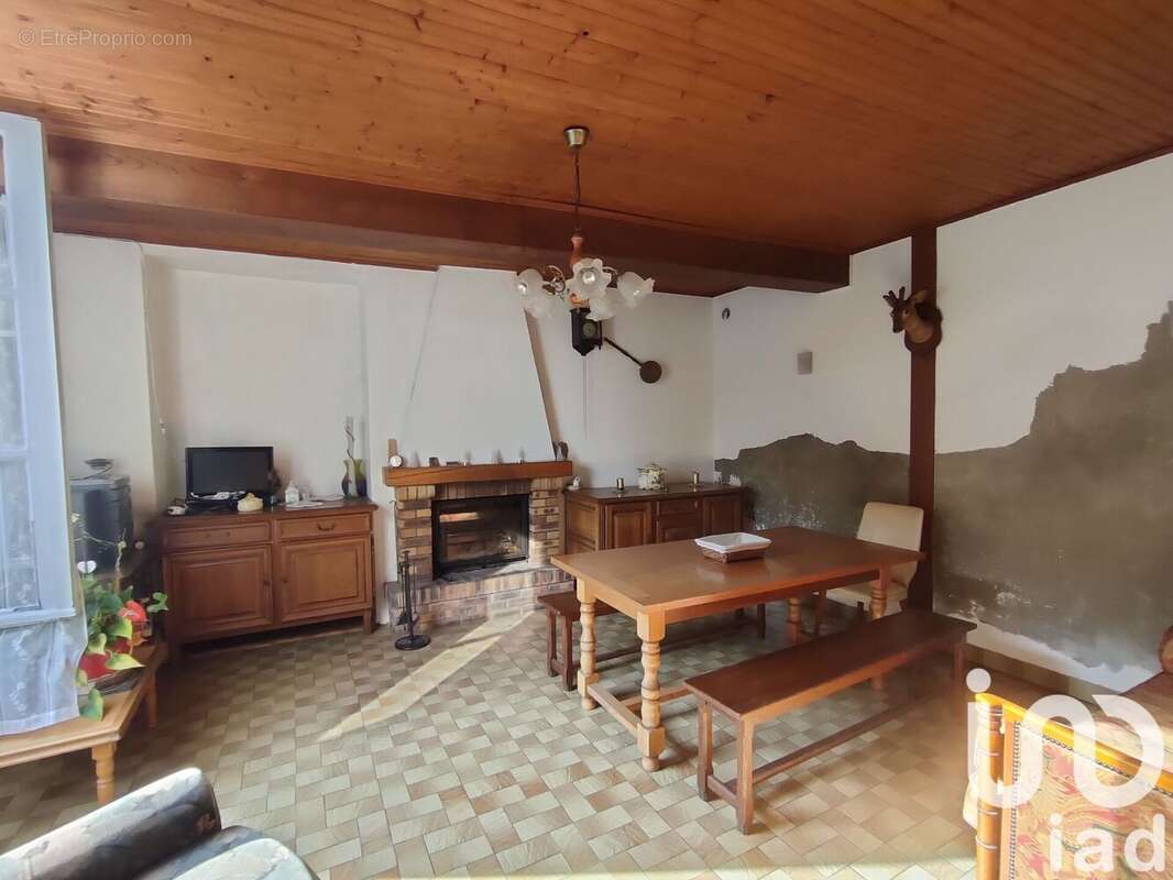 Maison 105 m² à Saint-Calais  - photo 4