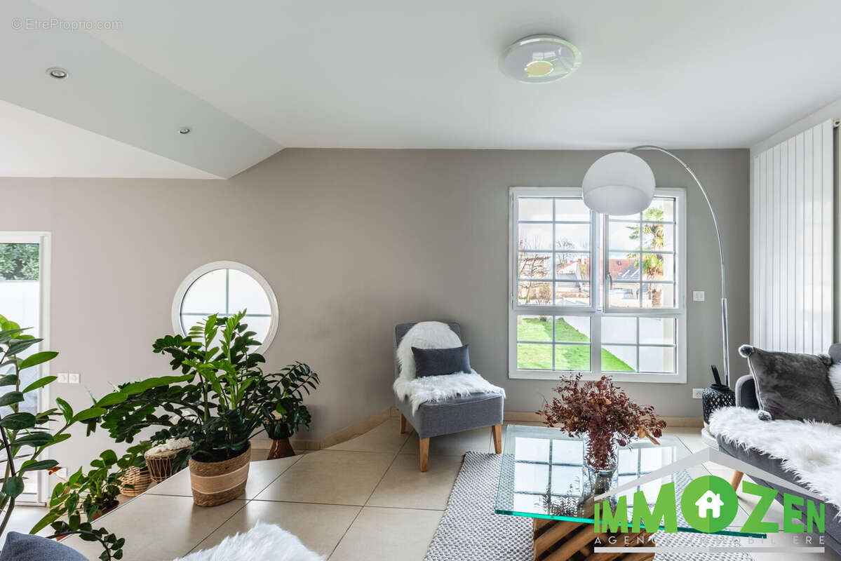 Maison à LIMEIL-BREVANNES