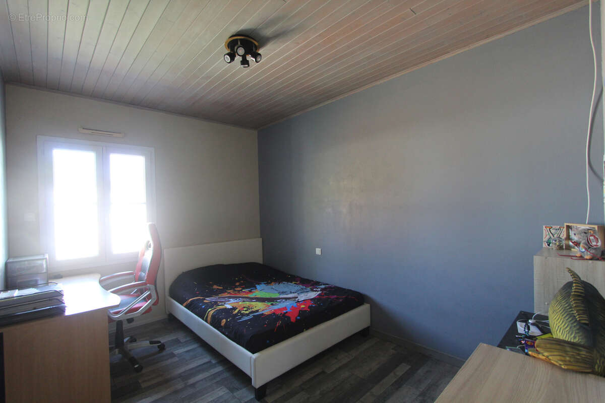 Maison avec deux garages - photo 8
